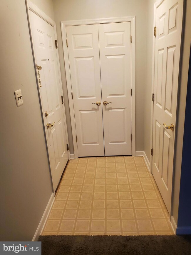 2014 Windsong Dr unit 2D, Hagerstown, MD 21740 - photo 4