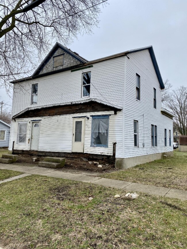 409 S Eagle St, Marshall, MI 49068 - photo 4