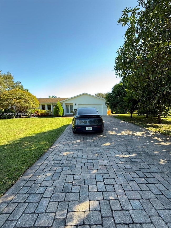 11030 SW 42nd Ct, Davie, FL 33328 - photo 4