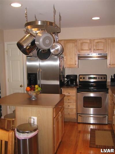 4592 Jasmine Dr, Center Valley, PA 18034 - photo 4