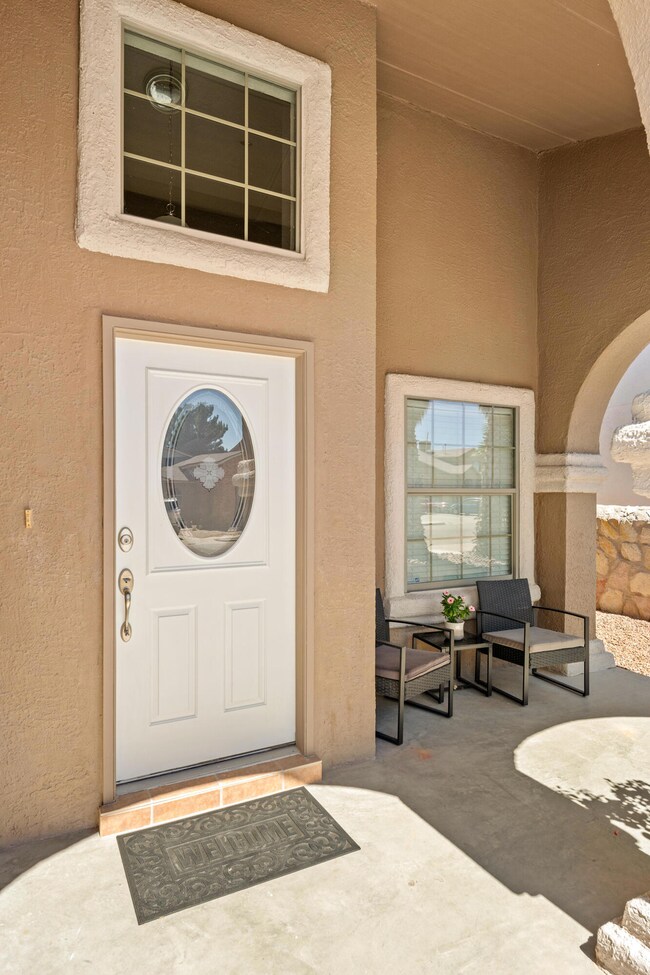 13725 Paseo Las Nubes Dr, El Paso, TX 79928 - photo 2