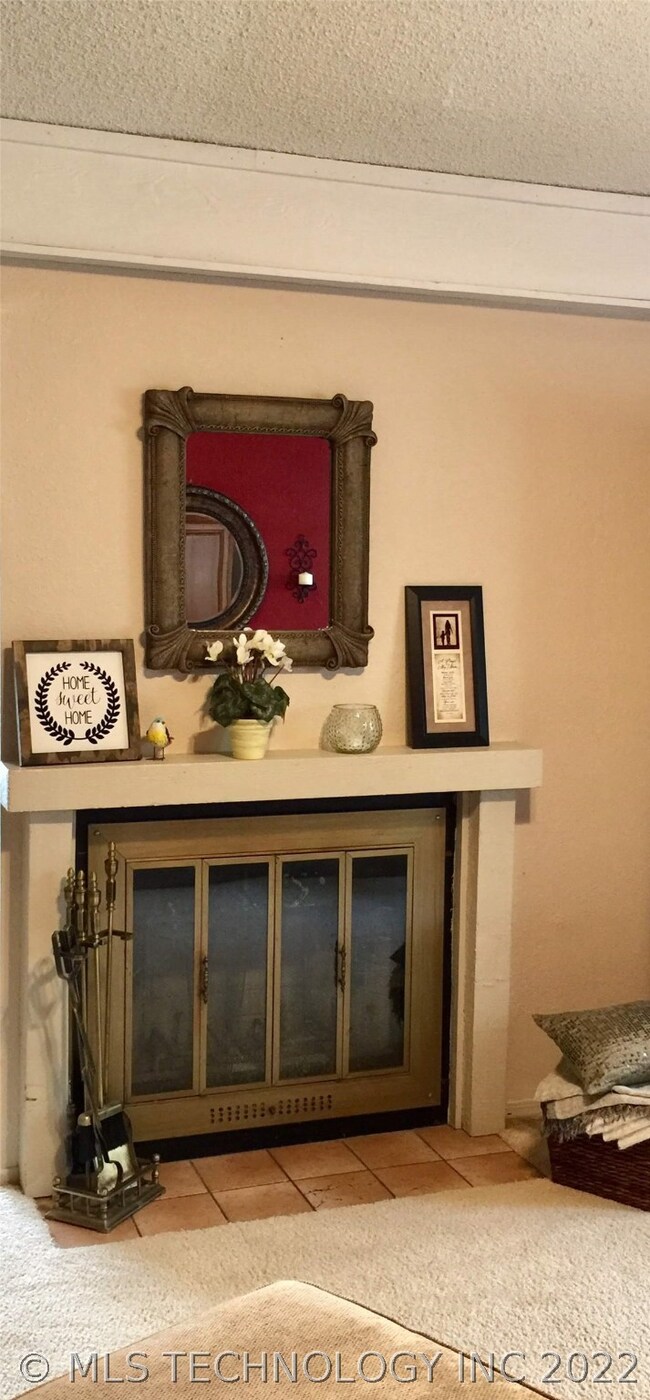 Wood burning fireplace with Hearth and Mantle.