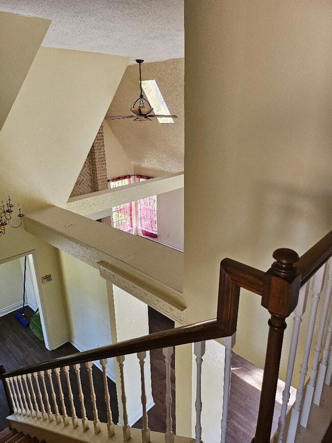 6215 Francis Marion Dr, Houston, TX 77091 - photo 3