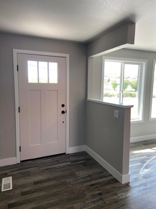 4179 Marian Ct, Klamath Falls, OR 97603 - photo 7