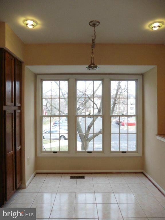 9345 Breamore Ct, Laurel, MD 20723 - photo 5