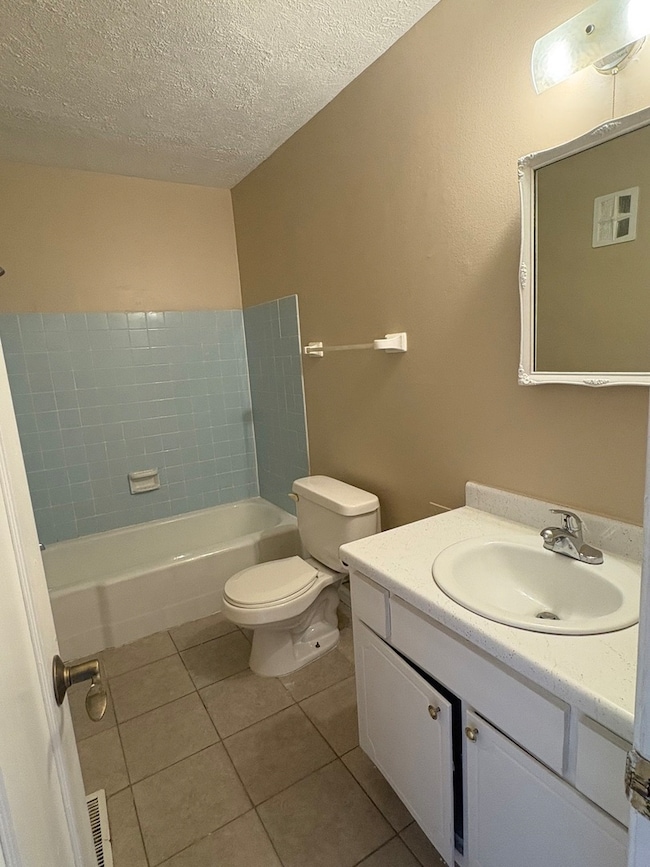 1119 S Curtis Ave unit A1, Kankakee, IL 60901 - photo 6