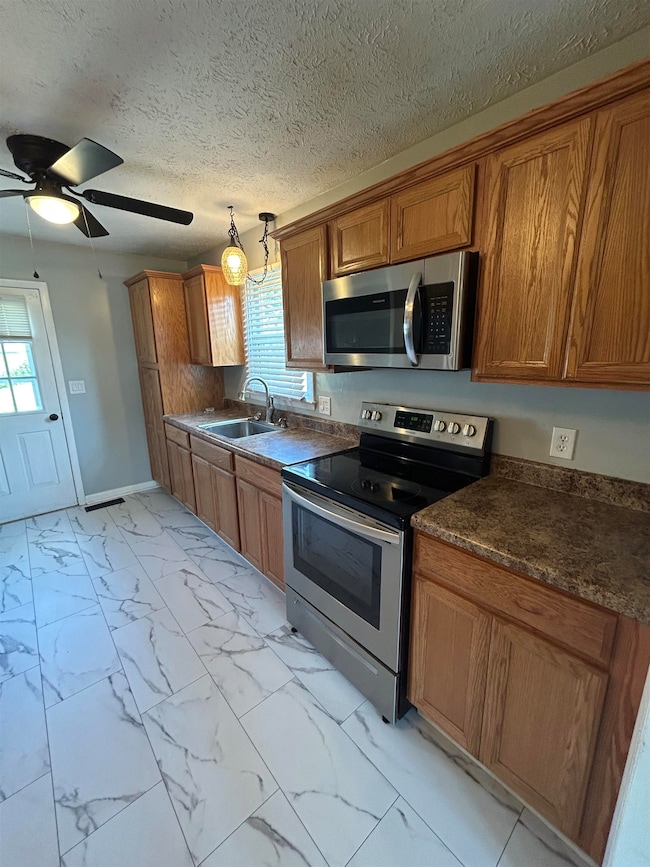 813 Ivy St, Waynesboro, VA 22980 - photo 4