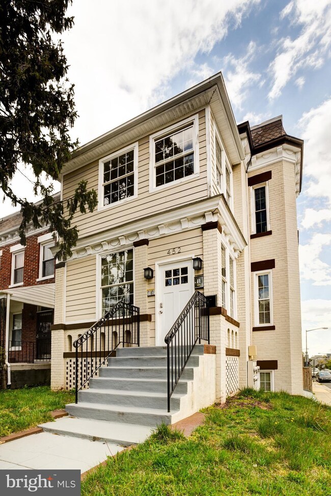 452 Newton Place NW unit 1, Washington, DC 20010 - photo 2