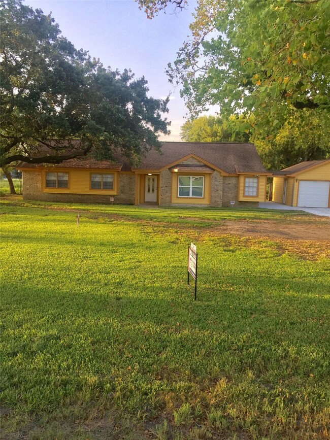 2127 County Road 367, Alvin, TX 77511 - photo 2