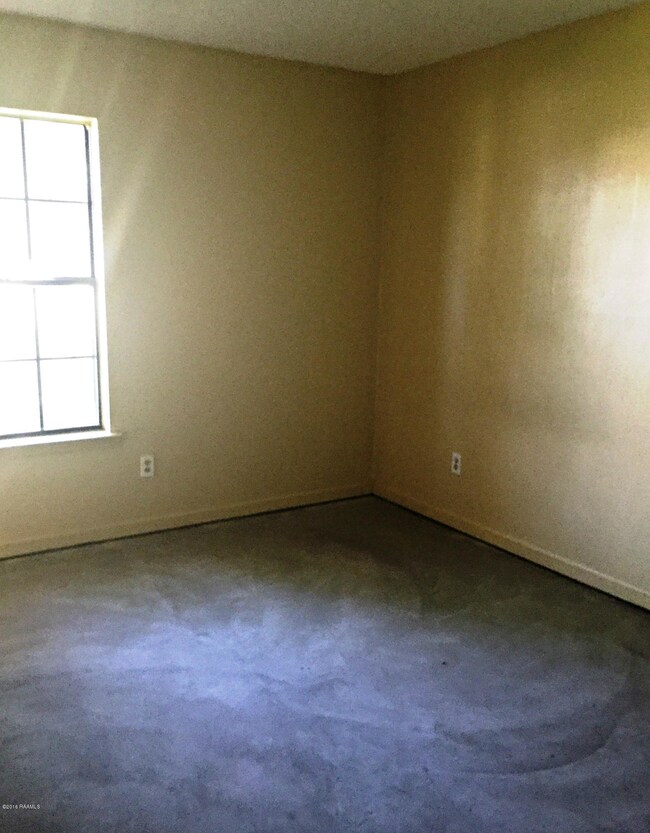09-BEDROOM