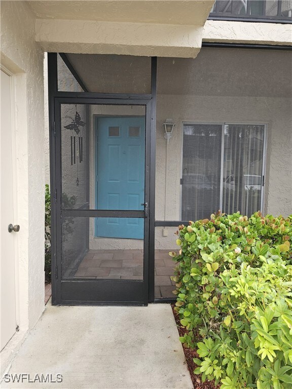 4140 Looking Glass Ln unit 5, Naples, FL 34112 - photo 2