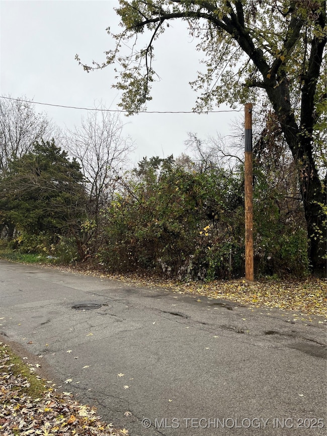 2022 W 43rd St, Tulsa, OK 74107 - photo 2