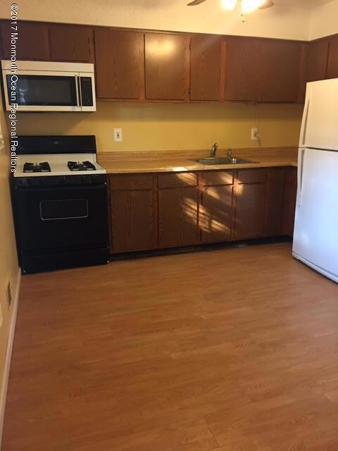eat in kitchen