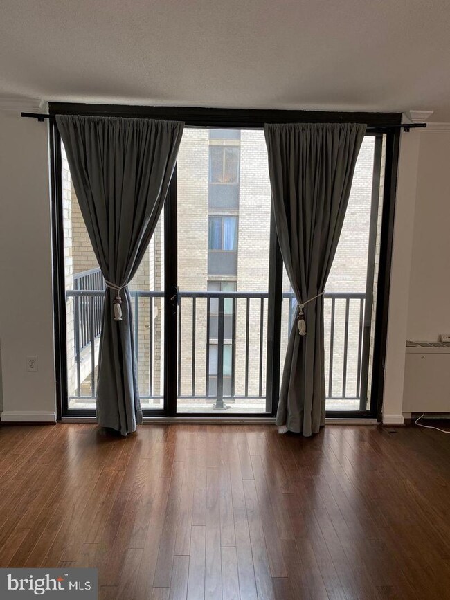 The Riviera unit 820, Bethesda, MD 20815 - photo 4