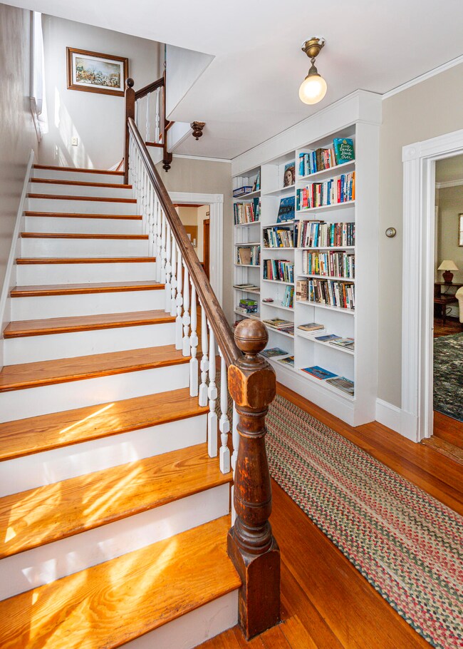 15-Newton-Interior-10