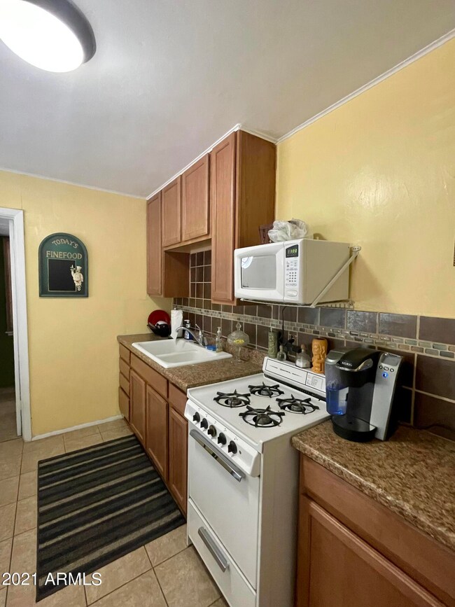 2315 E Brill St, Phoenix, AZ 85006 - photo 7