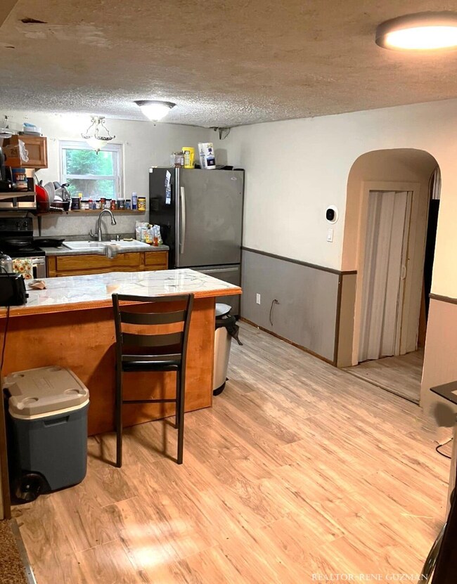 5b76e839-6d2a-4a92-95d3-ca371210e4f9