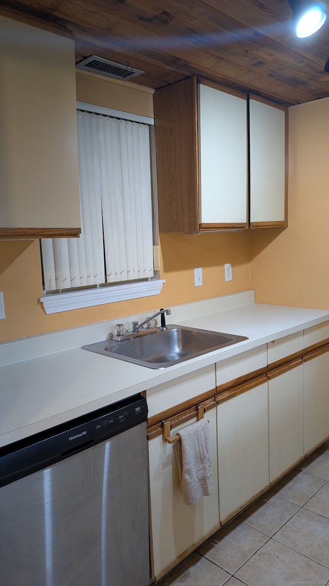 Warrenton Mill Condominiums unit 61, Torrington, CT 06790 - photo 6