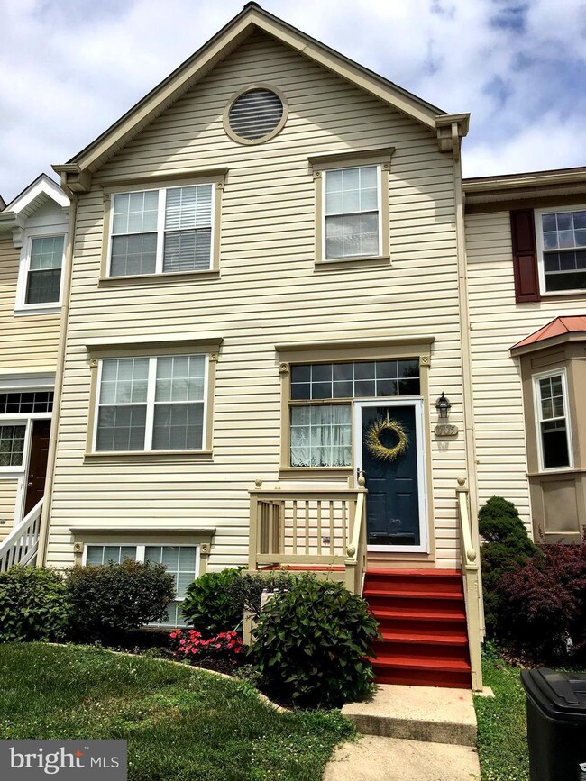 305 Mcdaniel Dr, Purcellville, VA 20132 - photo 2