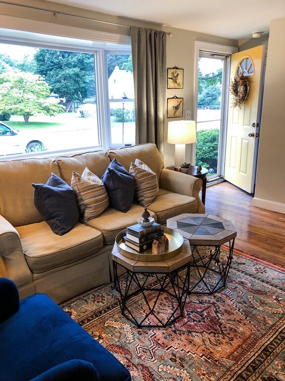 8 Huntington Ave, Plainville, MA 02762 - photo 4