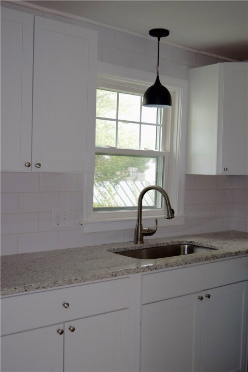 16 Schofield St, Johnston, RI 02919 - photo 4