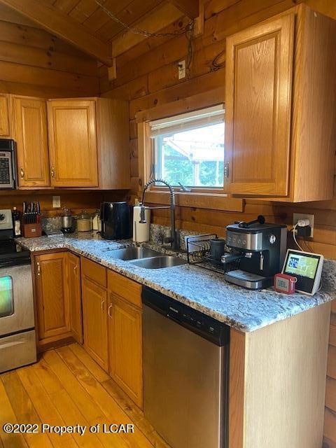 22 E Hemlock St, Harveys Lake, PA 18618 - photo 3