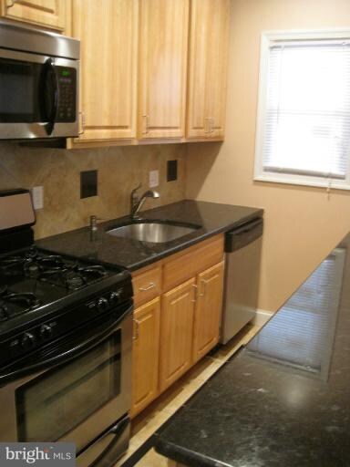 603 Girard St NE, Washington, DC 20017 - photo 2