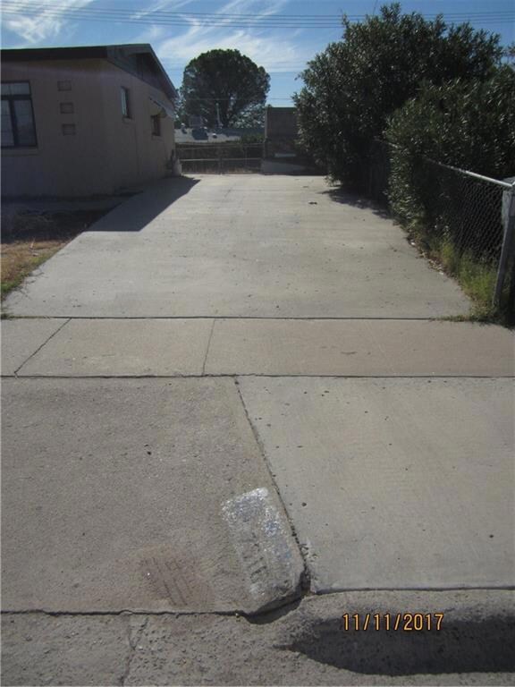 7816 Maverick Ave, El Paso, TX 79915 - photo 3