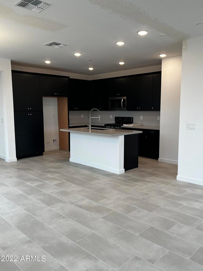 LOt 35 Kitchen 1