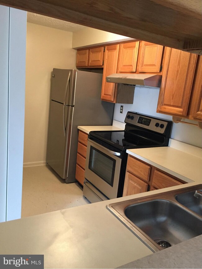 200 Oak Leaf Cir unit J, Abingdon, MD 21009 - photo 4