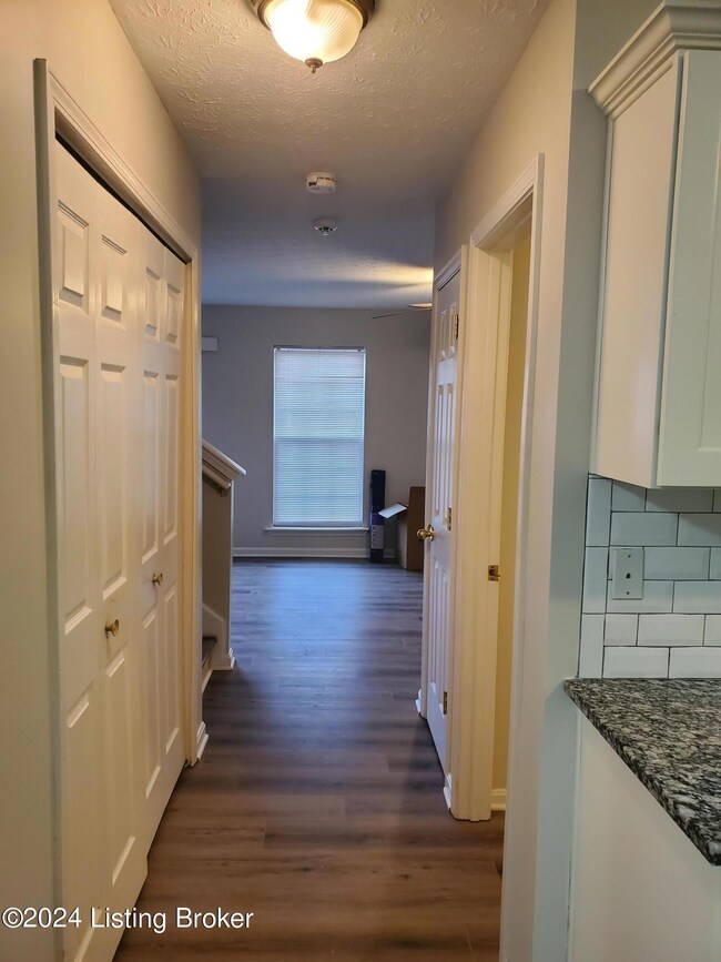 6629 Arbor Creek Dr unit 11, Louisville, KY 40228 - photo 6