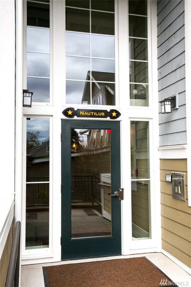 168 Hall Brothers Loop unit 202, Bainbridge Island, WA 98110 - photo 2