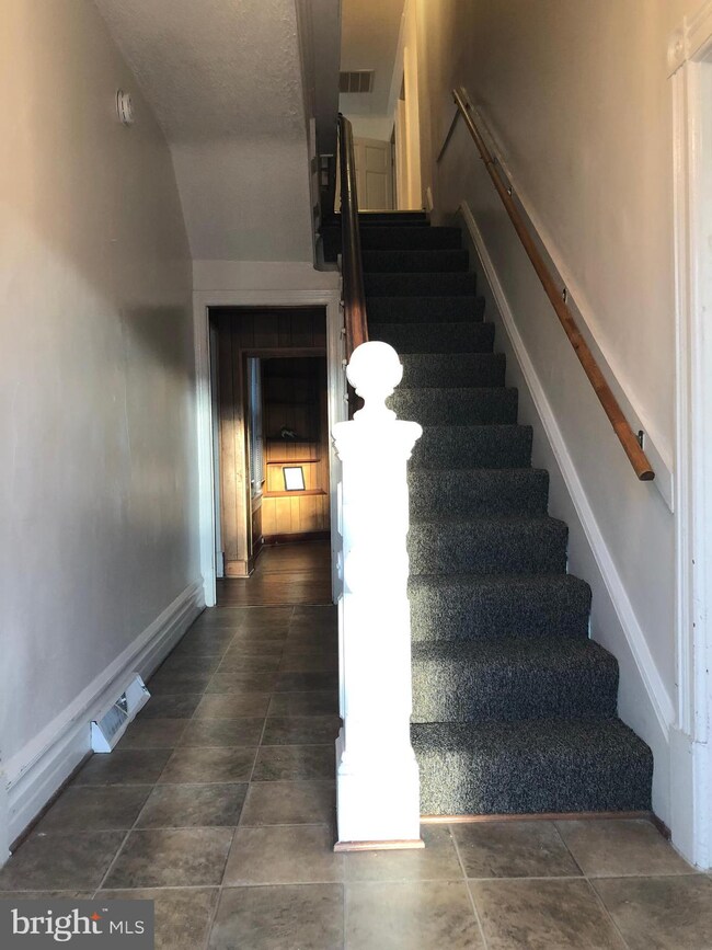 343 S Potomac St, Hagerstown, MD 21740 - photo 2