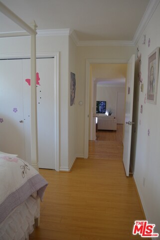 2nd bedroom entry