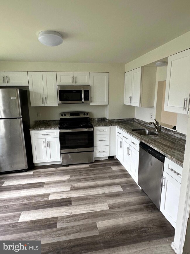 4 Van Ct, Baltimore, MD 21206 - photo 2