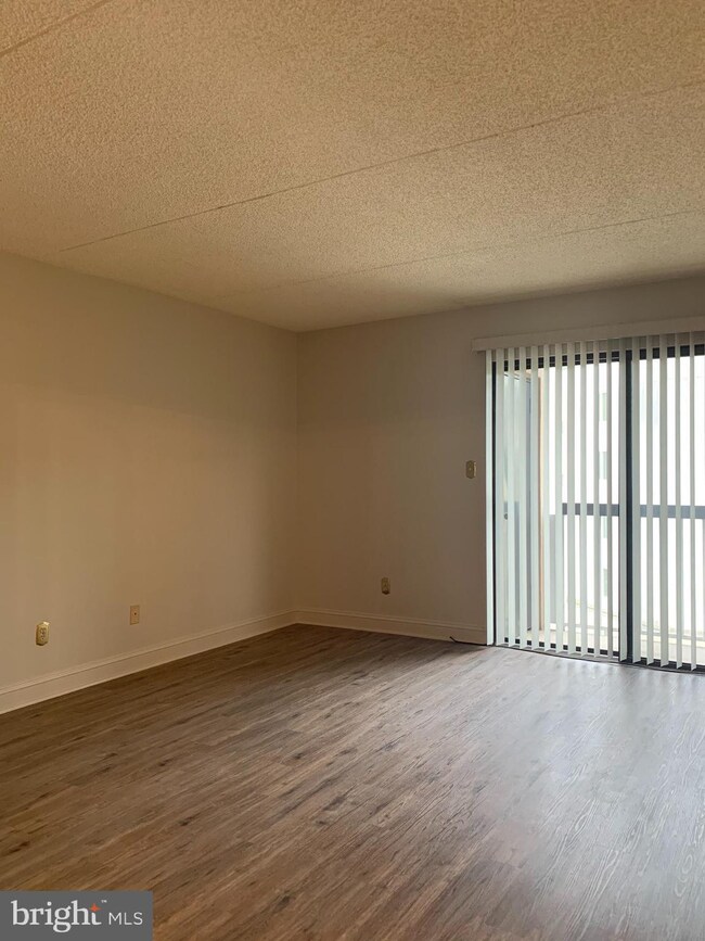 Brandywine Park Condominiums unit 606, Wilmington, DE 19806 - photo 6