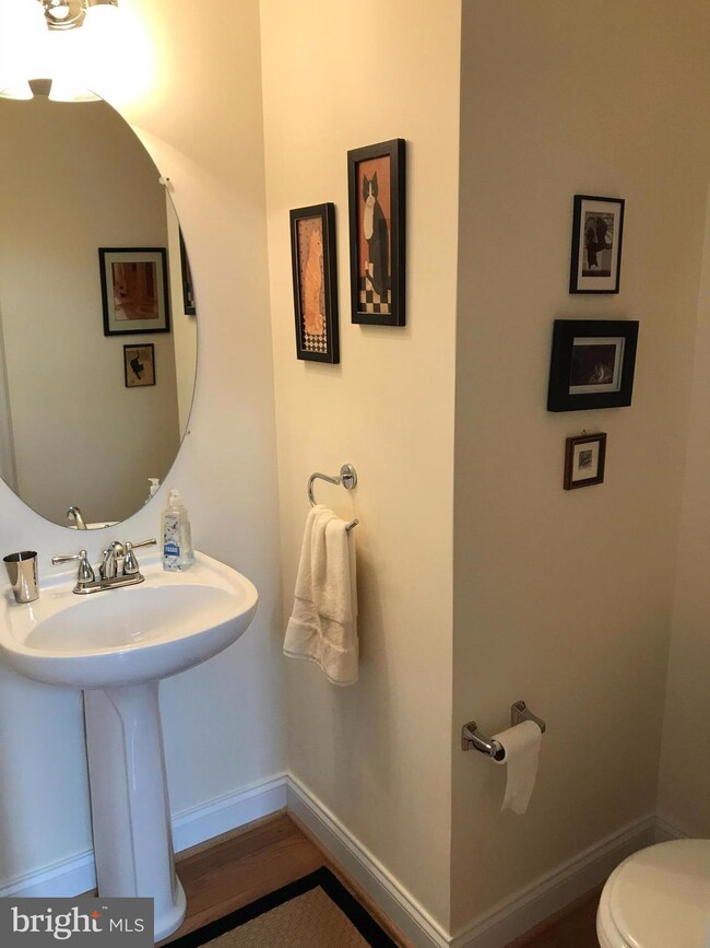 832 Stonehurst Ct, Annapolis, MD 21409 - photo 5