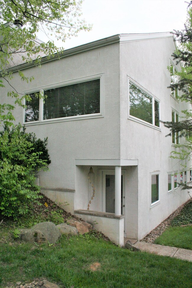 4400 Colerain Ave, Columbus, OH 43214 - photo 6