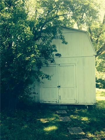 20 x 12 outbuilding wired for electricity---has lights!!!