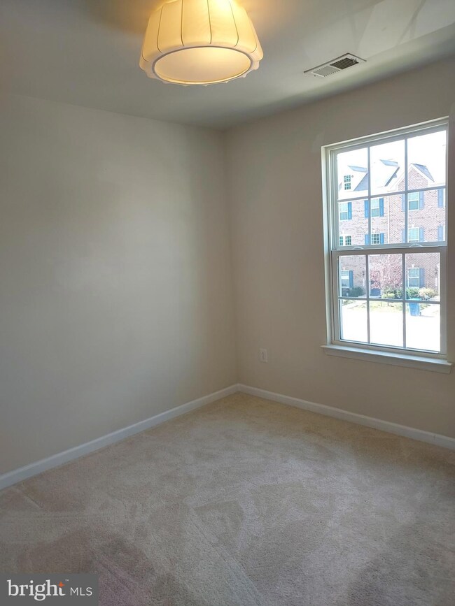 12000 Roy Hobbs Place, Waldorf, MD 20602 - photo 4