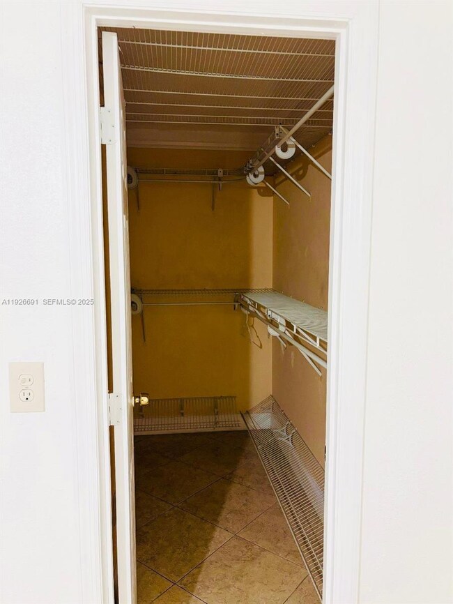 8003 W 6th Ave unit B, Hialeah, FL 33014 - photo 6