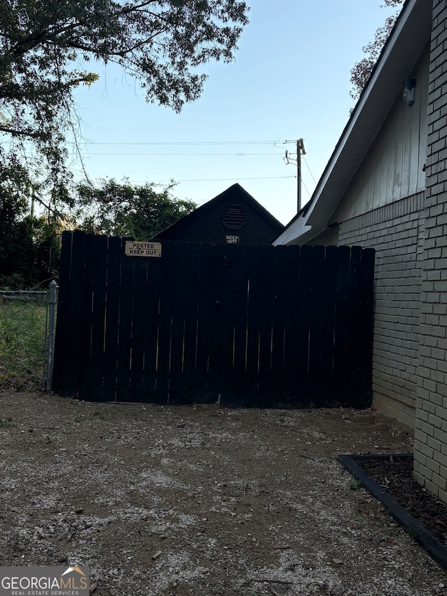 657 Utoy Ct, Jonesboro, GA 30238 - photo 6