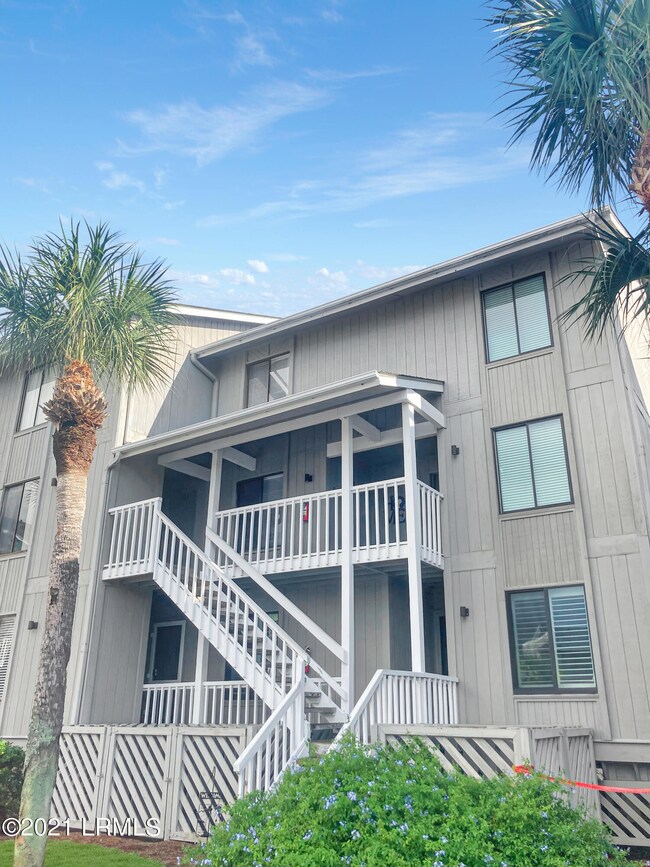 Harbor Island Condominium