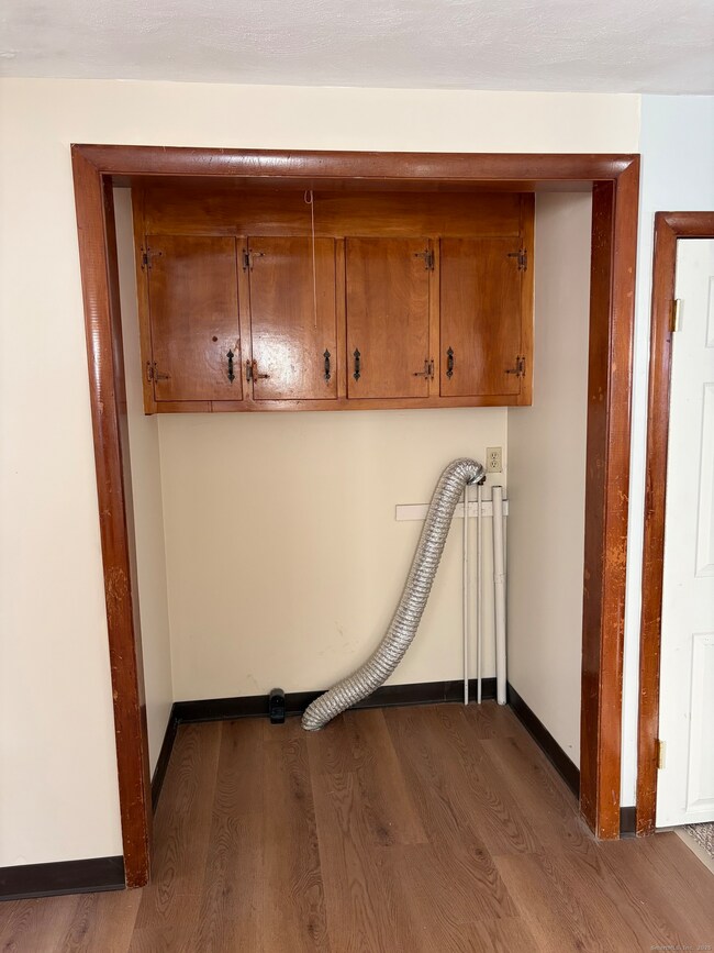 10 Crown St unit 10, Bristol, CT 06010 - photo 4