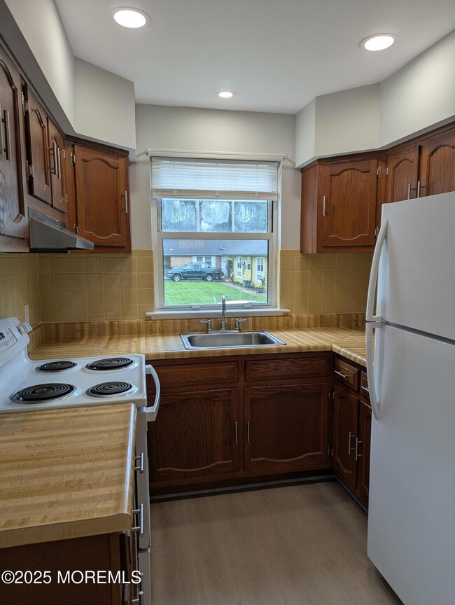 3B Ardmore St, Whiting, NJ 08759 - photo 5