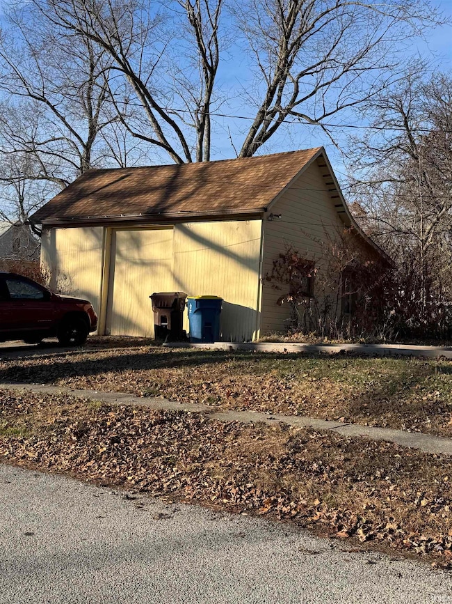 408 E 7th St, North Manchester, IN 46962 - photo 2