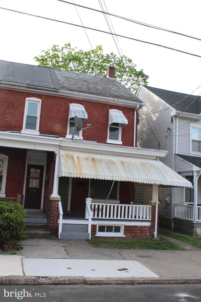 466 N Evans St, Pottstown, PA 19464 - photo 2