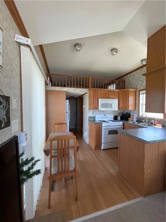 689 Succotash Rd, Wakefield, RI 02879 - photo 6