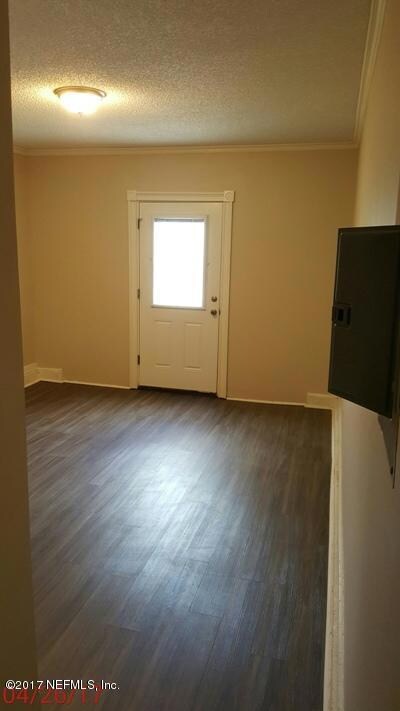 7858 Aquarius Cir S, Jacksonville, FL 32216 - photo 3