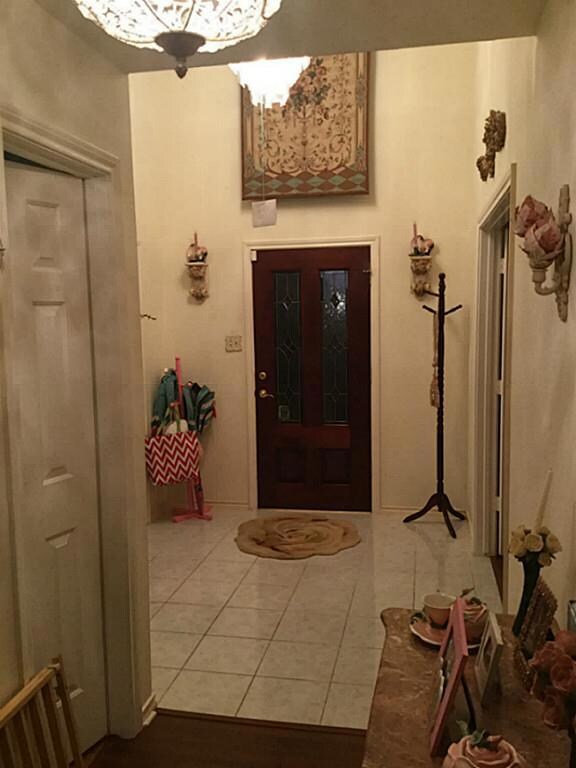 2003 Plantation Dr, Friendswood, TX 77546 - photo 3